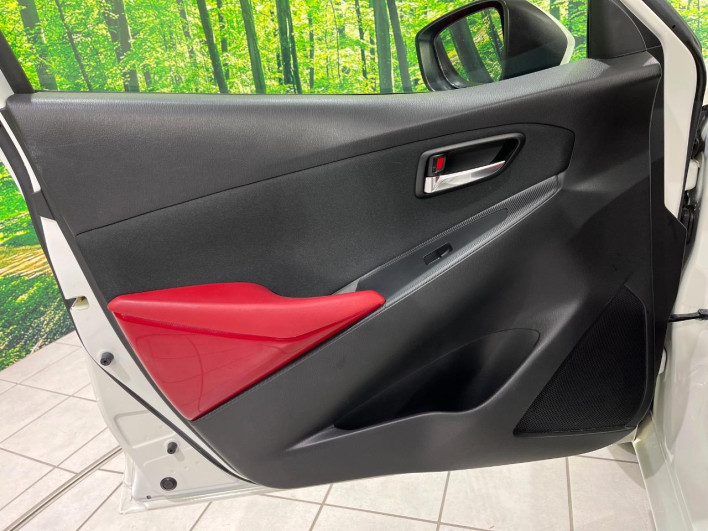 2015 Mazda Demio LDA-DJ5AS (UW-69fc00bbba3fd)[29]