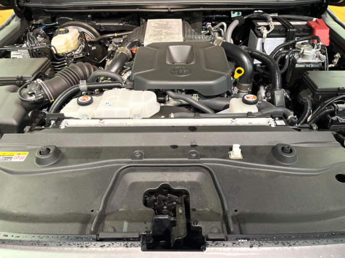 2025 Toyota Land Cruiser 250 3DA-GDJ250W (UW-69fc00c3b4477)[15]