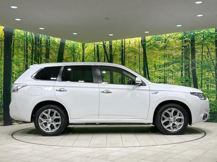 2014 Mitsubishi OUTLANDER PHEV DLA-GG2W (UW-69fc00caea8dd)[16]
