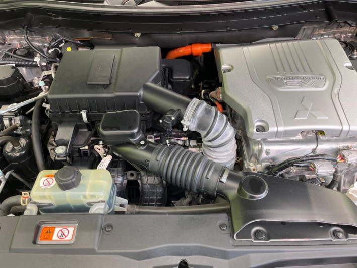 2021 Mitsubishi OUTLANDER PHEV 5LA-GG3W (UW-69fc00cba5b58)[4]