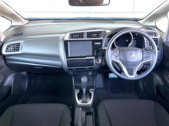 2018 Honda Fit DBA-GK3 (UW-69fc00cd4b437)[15]