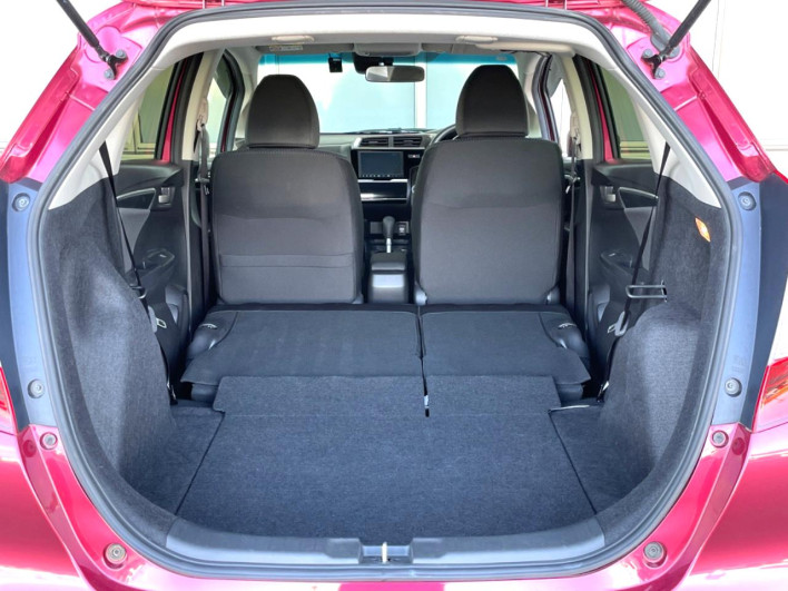 2018 Honda Fit DBA-GK3 (UW-69fc00cd4b437)[10]