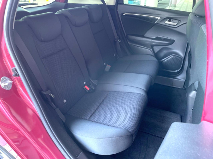 2018 Honda Fit DBA-GK3 (UW-69fc00cd4b437)[12]