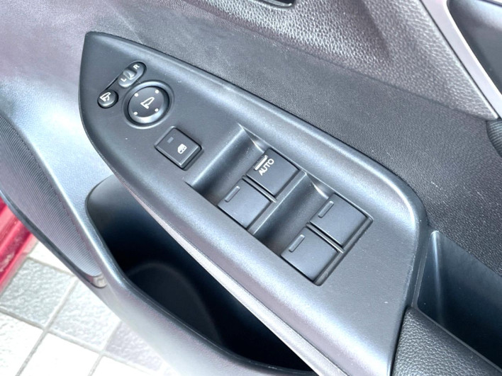 2018 Honda Fit DBA-GK3 (UW-69fc00cd4b437)[21]