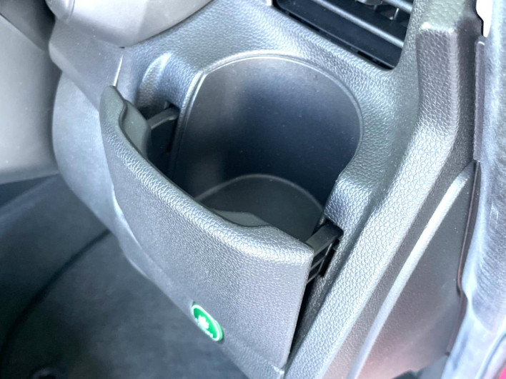 2018 Honda Fit DBA-GK3 (UW-69fc00cd4b437)[23]