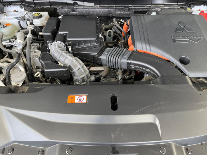 2024 Mitsubishi OUTLANDER PHEV 5LA-GN0W (UW-69fc00cdbf921)[20]