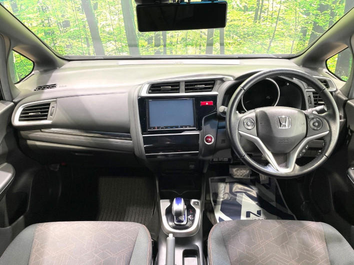 2016 Honda Fit Hybrid DAA-GP5 (UW-69fc00cde8dd1)[4]