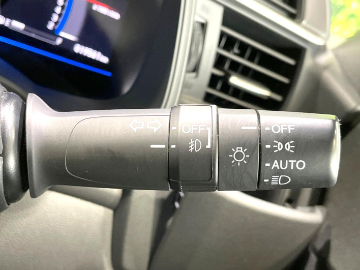 2016 Honda Fit Hybrid DAA-GP5 (UW-69fc00cde8dd1)[23]
