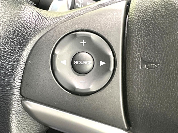 2016 Honda Fit Hybrid DAA-GP5 (UW-69fc00cde8dd1)[18]