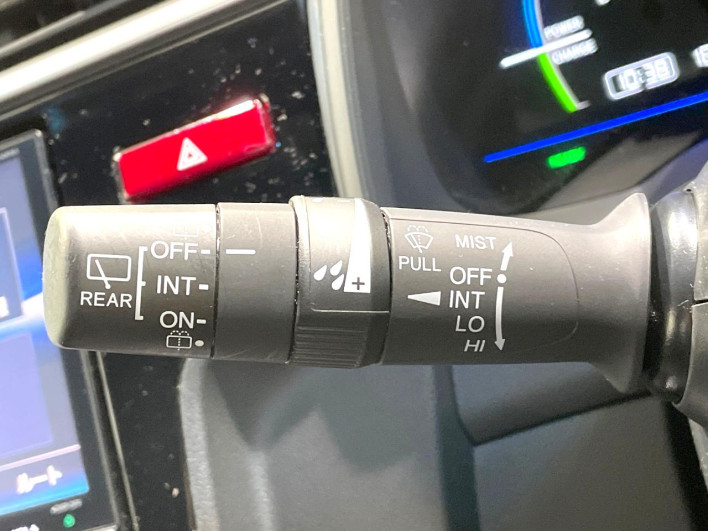 2016 Honda Fit Hybrid DAA-GP5 (UW-69fc00cde8dd1)[22]