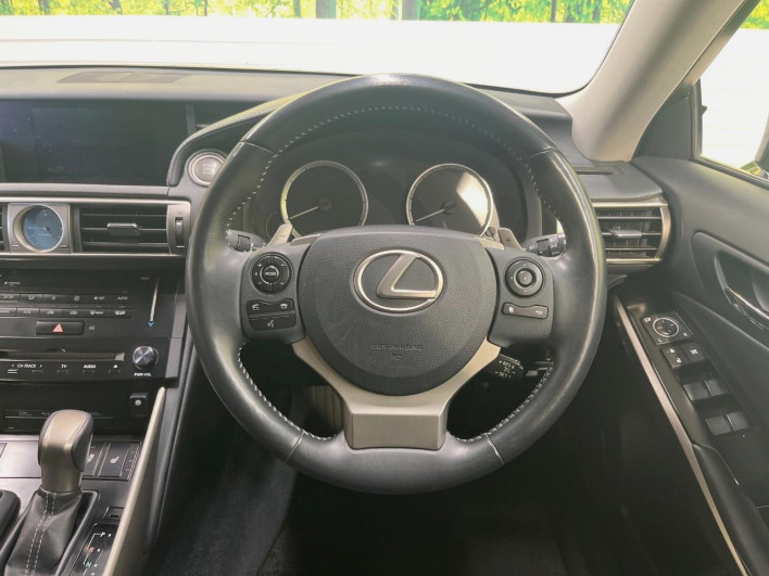 2013 Lexus IS DBA-GSE30 (UW-69fc00d05e54e)[26]