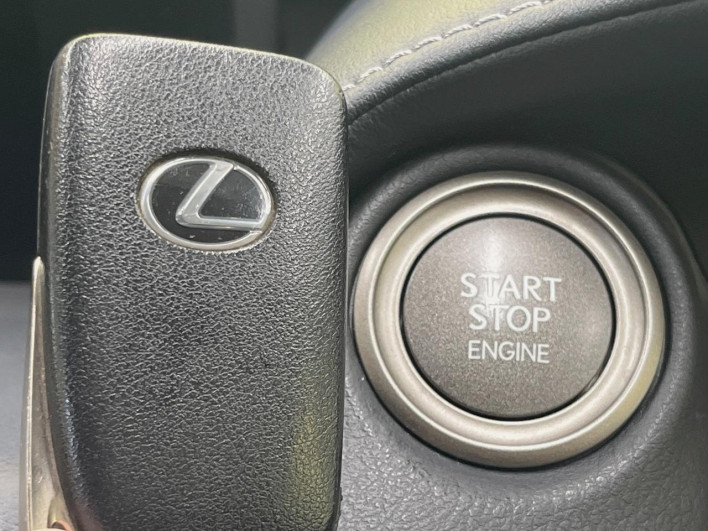2013 Lexus IS DBA-GSE30 (UW-69fc00d05e54e)[28]