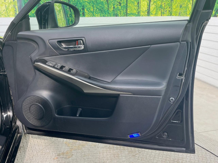2013 Lexus IS DBA-GSE30 (UW-69fc00d05e54e)[23]
