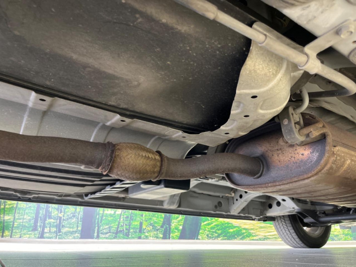 2013 Nissan Serena DAA-HFC26 (UW-69fc00da31f6d)[10]