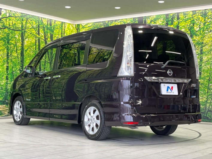 2013 Nissan Serena DAA-HFC26 (UW-69fc00da31f6d)[17]