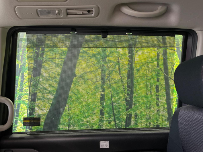 2013 Nissan Serena DAA-HFC26 (UW-69fc00da31f6d)[29]