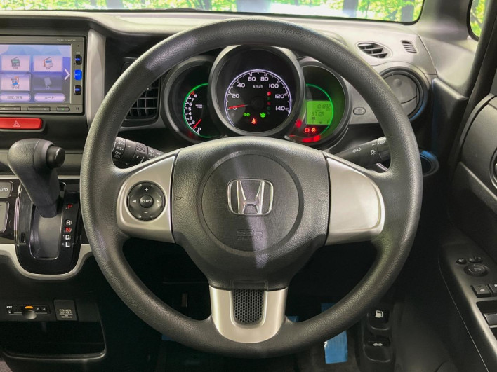 2016 Honda N-BOX DBA-JF1 (UW-69fc00e23085d)[18]