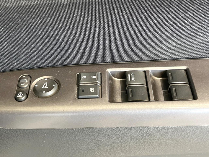 2016 Honda N-BOX CUSTOM DBA-JF2 (UW-69fc00e332da9)[18]