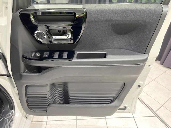 2022 Honda N-BOX CUSTOM 6BA-JF3 (UW-69fc00e734797)[29]