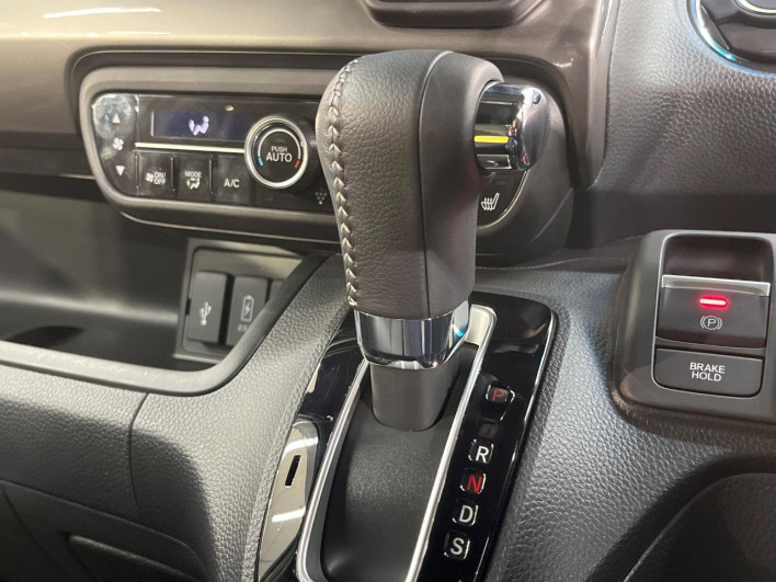 2023 Honda N-BOX CUSTOM 6BA-JF3 (UW-69fc00e750cec)[28]