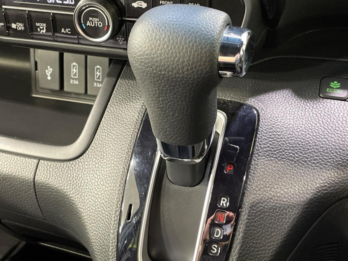 2021 Honda N-BOX CUSTOM 6BA-JF3 (UW-69fc00e9739c6)[22]