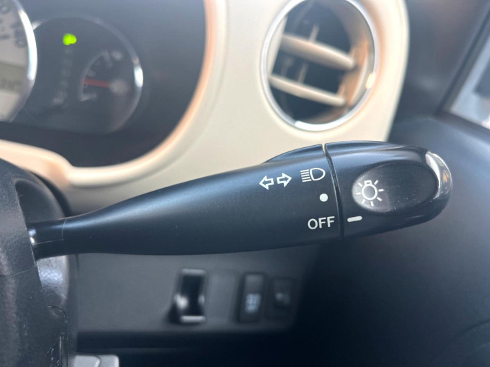 2013 Daihatsu Mira Cocoa DBA-L675S (UW-69fc00fa5a3ec)[16]