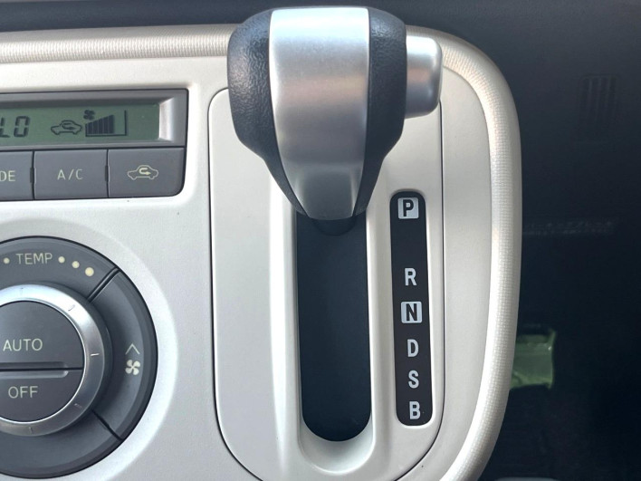 2013 Daihatsu Mira Cocoa DBA-L675S (UW-69fc00fa5a3ec)[19]