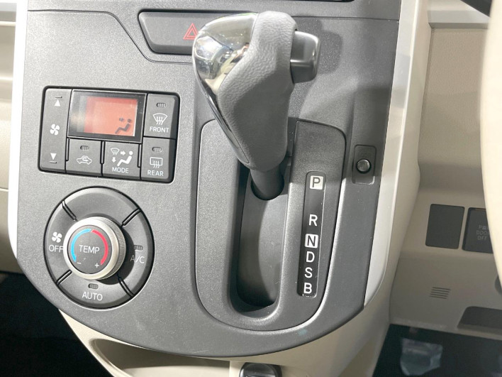 2013 Daihatsu Tanto DBA-LA600S (UW-69fc010171f78)[18]
