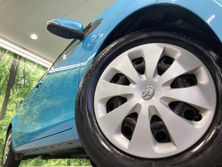 2013 Toyota Aqua DAA-NHP10 (UW-69fc013629200)[24]