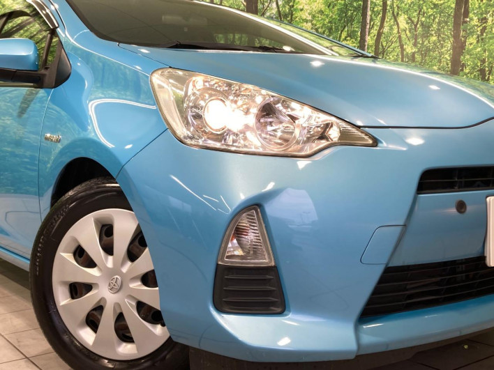 2013 Toyota Aqua DAA-NHP10 (UW-69fc013629200)[23]