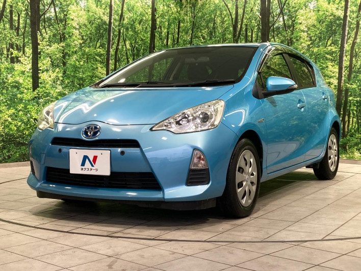 2013 Toyota Aqua DAA-NHP10 (UW-69fc013629200)[6]