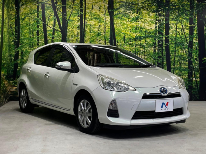 2014 Toyota Aqua DAA-NHP10 (UW-69fc0137784e2)[18]