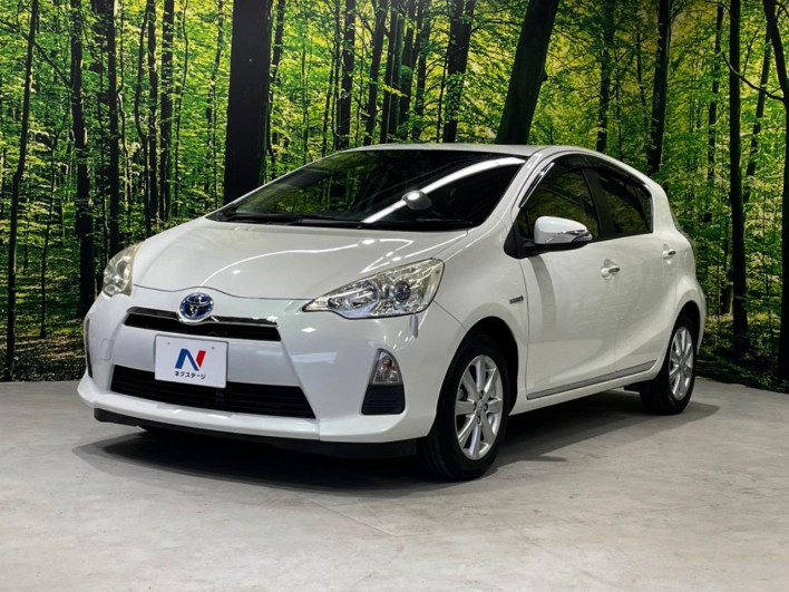2014 Toyota Aqua DAA-NHP10 (UW-69fc0137784e2)[16]