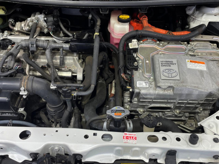 2014 Toyota Aqua DAA-NHP10 (UW-69fc0137784e2)[11]
