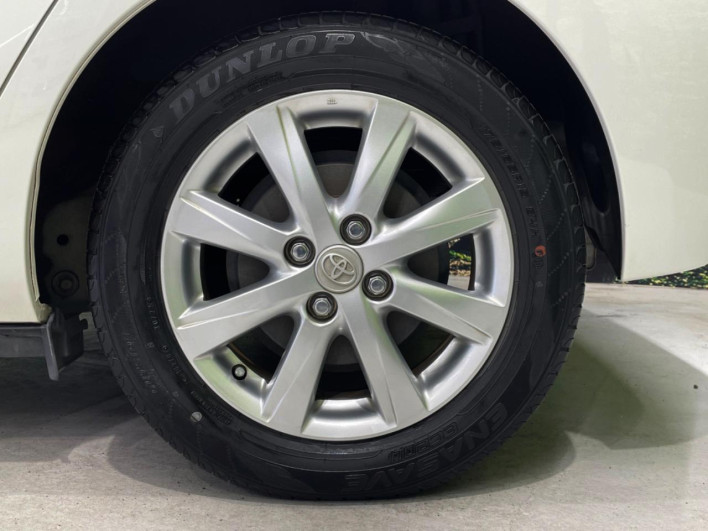 2014 Toyota Aqua DAA-NHP10 (UW-69fc0137784e2)[6]