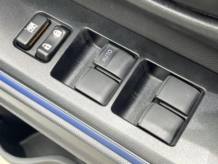 2017 Toyota Aqua DAA-NHP10 (UW-69fc0138525fd)[10]