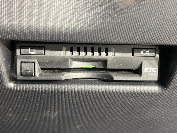 2017 Toyota Aqua DAA-NHP10 (UW-69fc0138525fd)[19]