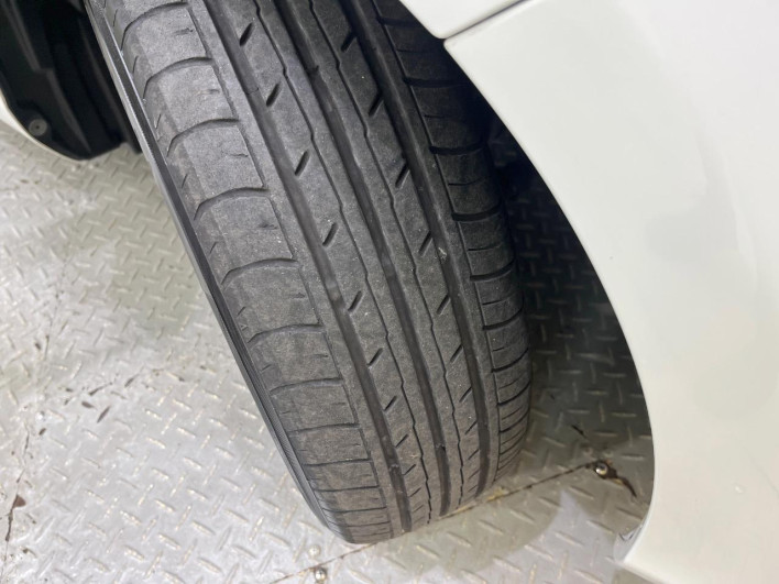 2017 Toyota Aqua DAA-NHP10 (UW-69fc0138525fd)[7]
