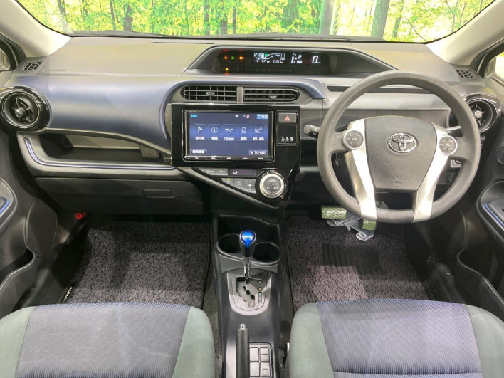 2017 Toyota Aqua DAA-NHP10 (UW-69fc0138525fd)[29]