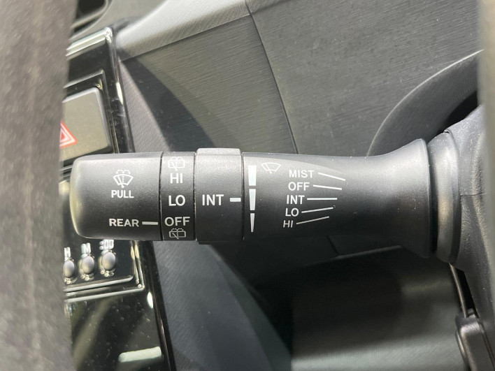 2017 Toyota Aqua DAA-NHP10 (UW-69fc0138525fd)[16]