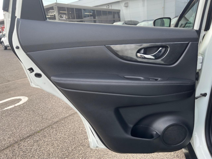 2016 Nissan X-Trail DBA-NT32 (UW-69fc013c9285c)[17]