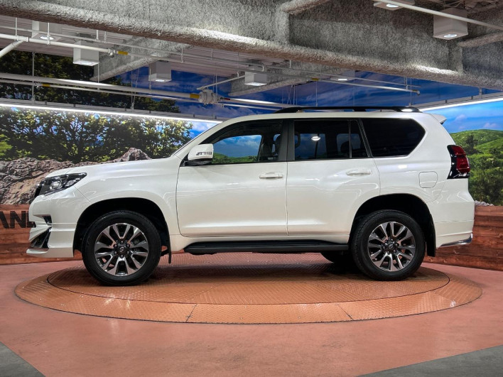 2022 Toyota Land Cruiser Prado 3BA-TRJ150W (UW-69fc014e328cf)[18]