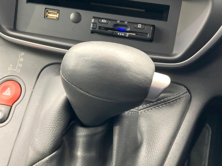 2021 Renault Kangoo ABA-KWH5F (UW-69fc015137821)[26]
