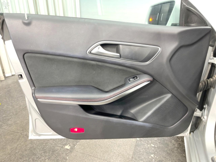 2016 Mercedes Benz CLA Class DBA-117342 (UW-69fc0156497ed)[10]