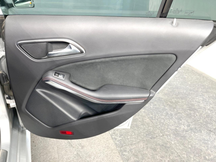 2016 Mercedes Benz CLA Class DBA-117342 (UW-69fc0156497ed)[17]