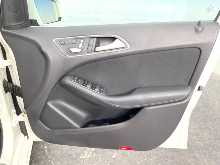 2017 Mercedes Benz B Class DBA-246242 (UW-69fc01578af7e)[21]