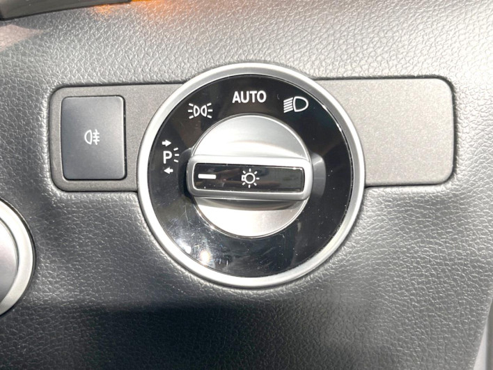 2017 Mercedes Benz B Class DBA-246242 (UW-69fc01578af7e)[24]