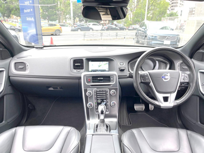 2017 Volvo V60 LDA-FD4204T (UW-69fc0159109a7)[17]