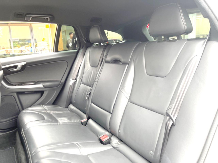 2017 Volvo V60 LDA-FD4204T (UW-69fc0159109a7)[16]