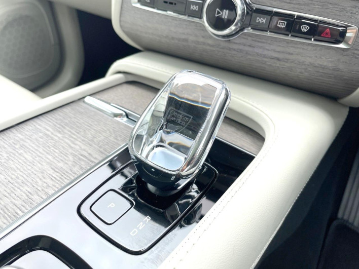 2024 Volvo XC90 5AA-LB420TXCM (UW-69fc015913531)[19]